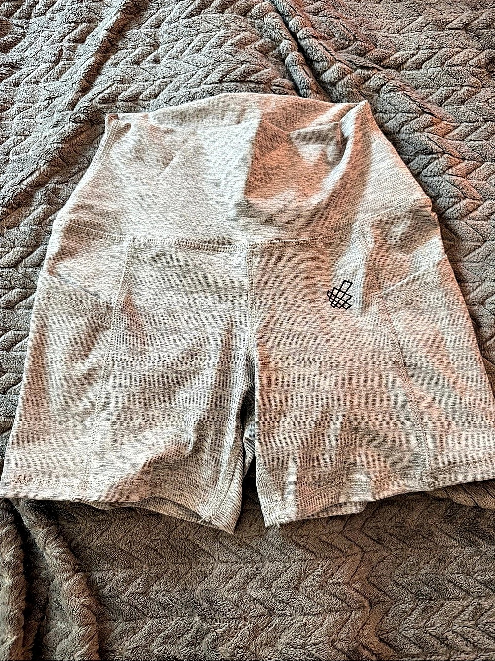 Jed North women’s gray shorts